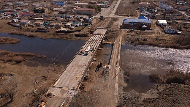 Мост через реку Суундук в Кваркенском районе готов на 60%