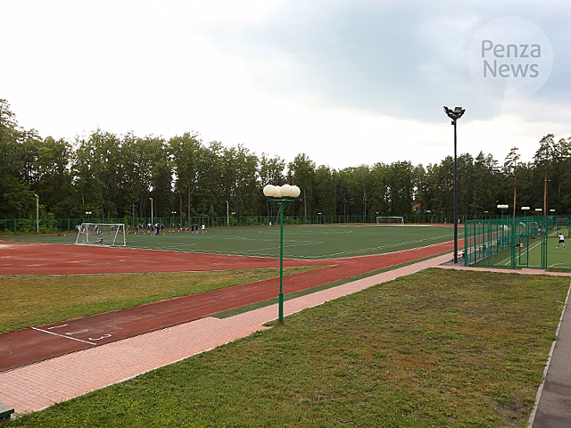 В Заречном на стадионе ФОКа «Лесной» модернизируют освещение