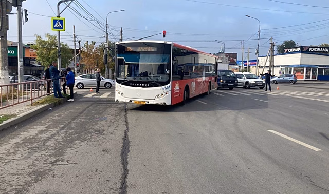В Волгограде пенсионерка пострадала под колесами автобуса