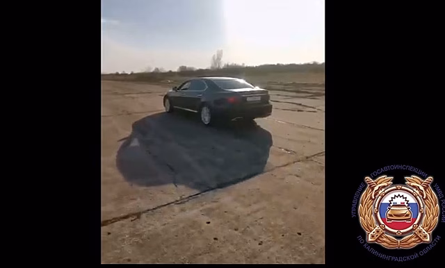 В Калининграде сотрудники ГИБДД нашли автора видео, на котором он 11-летнюю дочь посадил за руль «Лексуса»