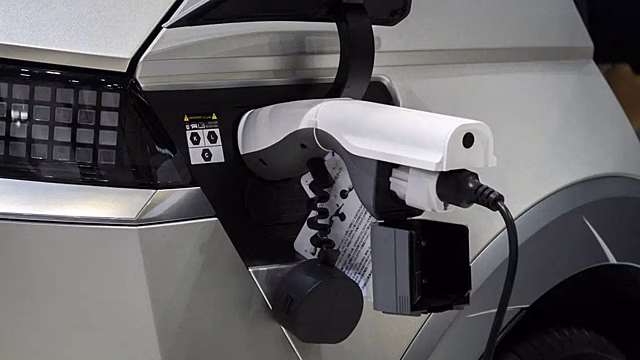 General Motors работает над системой для зарядки нескольких электромобилей