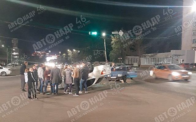 В Курске в ДТП на улице Карла Маркса пострадали три человека