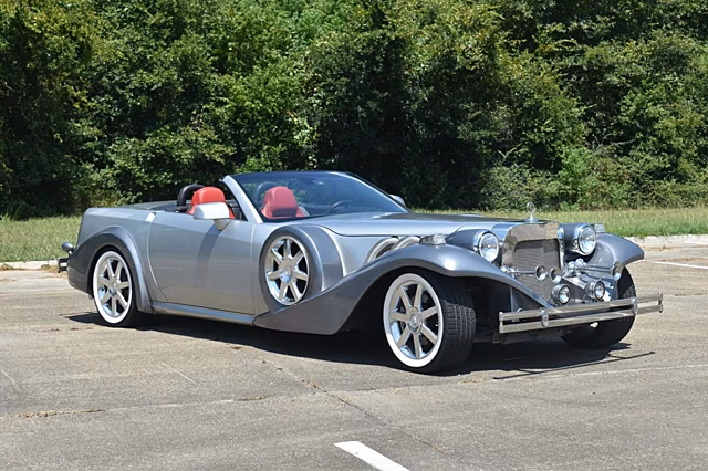 Cadillac XLR превратили в странный родстер 1930-х годов