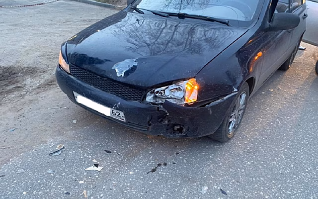 21-летний водитель LADA Kalina пострадал в ДТП с LADA Vesta на Интернациональной в Рязани