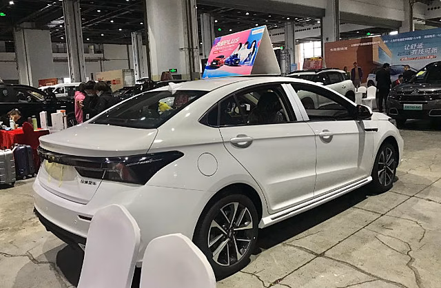 В Китае представлен обновленный седан Chery Arrizo 5 Plus
