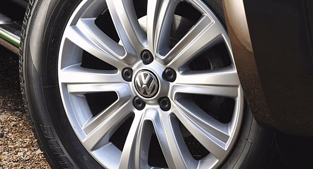 В Сети показали первый электрический универсал от Volkswagen