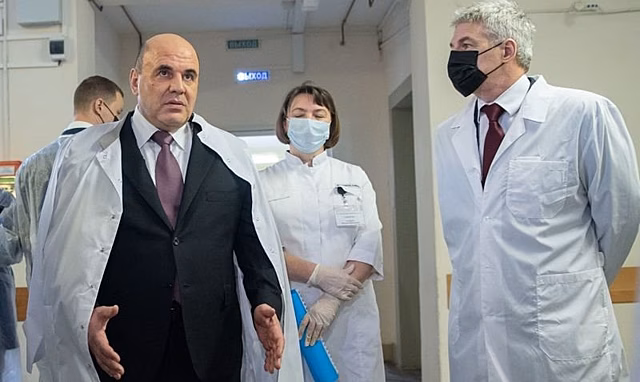 Мишустин улетел. Главное о его безмасочном визите