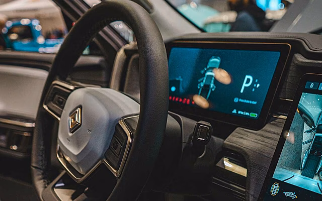 Rivian привлечет лучших специалистов по ИИ для развития автопилота