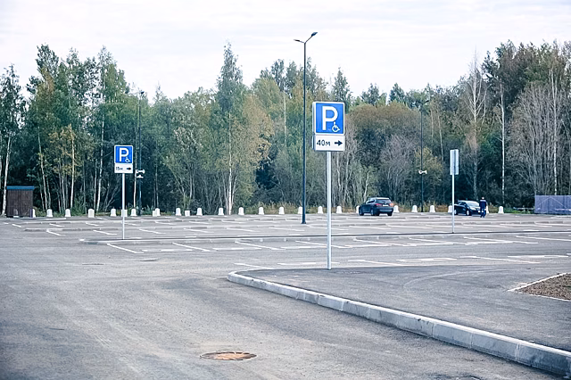 В Кронштадте откроются две новые автостоянки на 319 машиномест