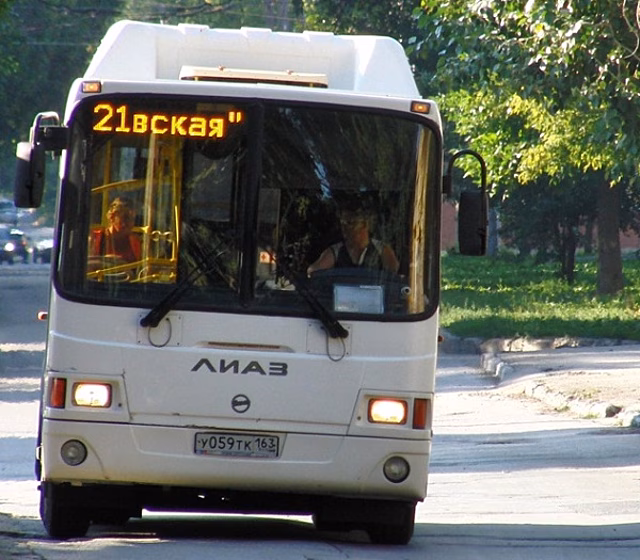 В Самаре автобусы пустили в объезд из-за прорыва трубы на Ташкентской