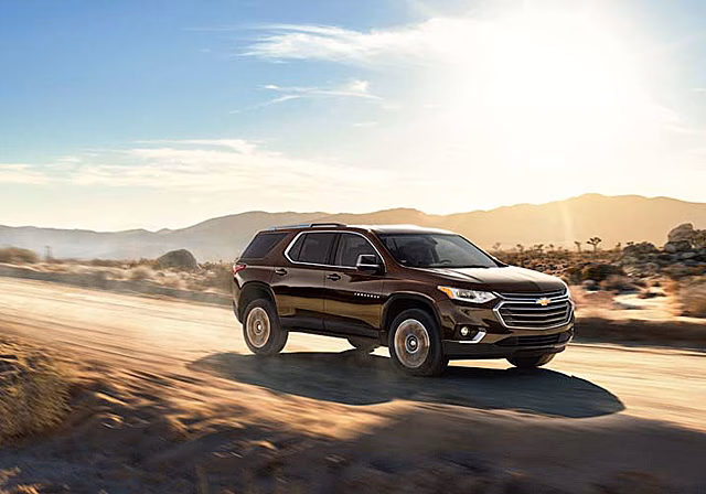 Названы рублевые цены на восьмиместный Chevrolet