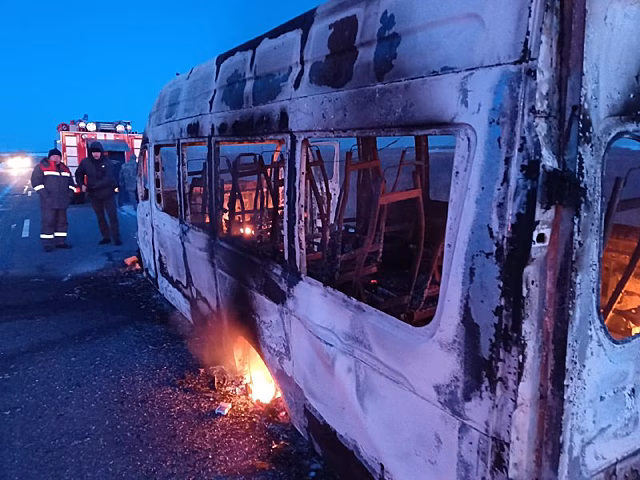 В Приамурье на трассе загорелся рейсовый автобус с пассажирами внутри