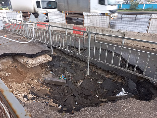 Нижегородские власти назвали сроки ликвидации ям на улице Новикова-Прибоя