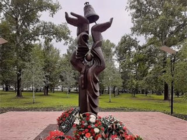 В Уфе установили памятник ликвидаторам Чернобыля и других радиационных аварий