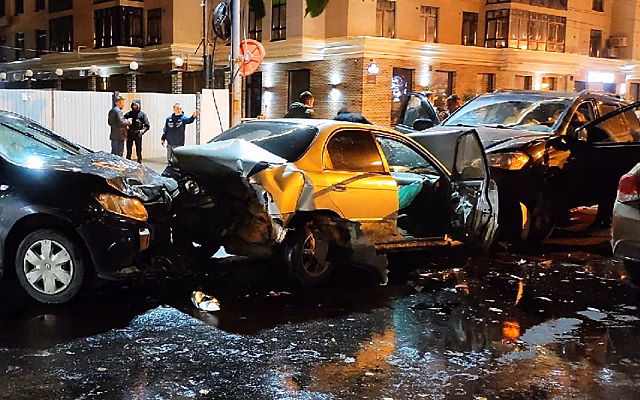 Ночью на улице Чапаева в Рязани произошло массовое ДТП
