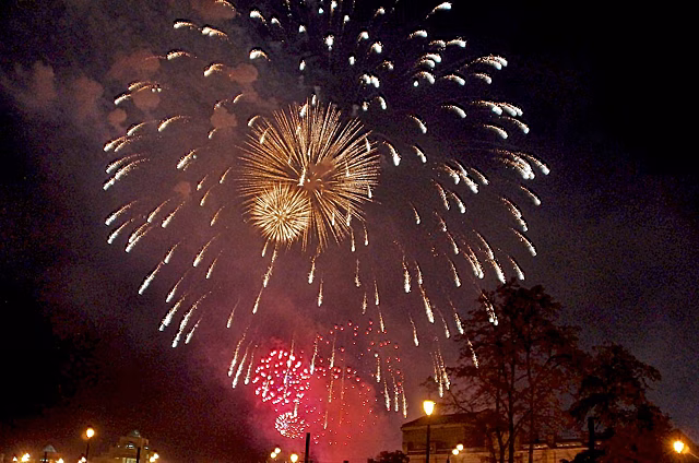 В Челябинске ко Дню города украсят мосты и остановки