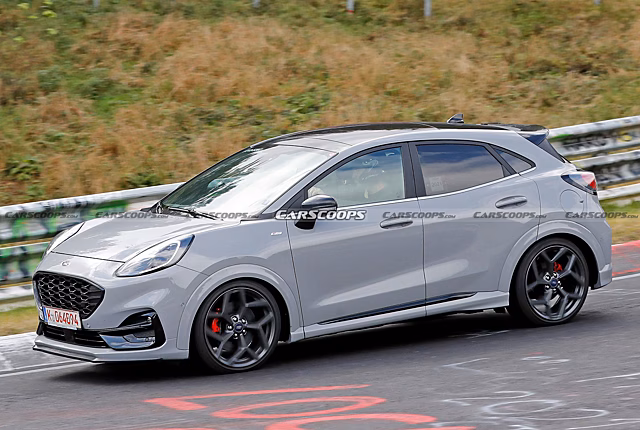 Кроссовер Ford Puma ST Hybrid Spied может дебютировать в 2022 году