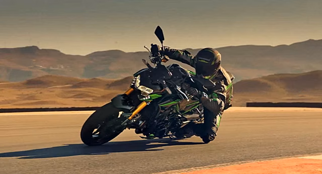 Kawasaki обновила мотоцикл Z900 SE к 2022 модельному году