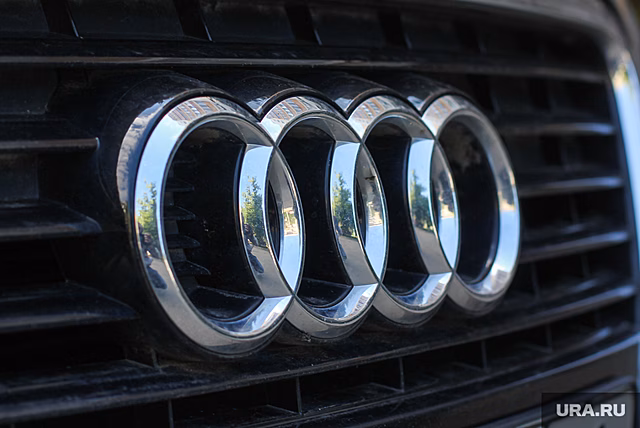 Силовики отобрали у свердловчанина Audi А4 за долг в млн рублей