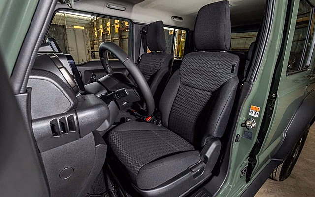 Новые внедорожники Suzuki Jimny продаются в РФ от 1,25 млн рублей
