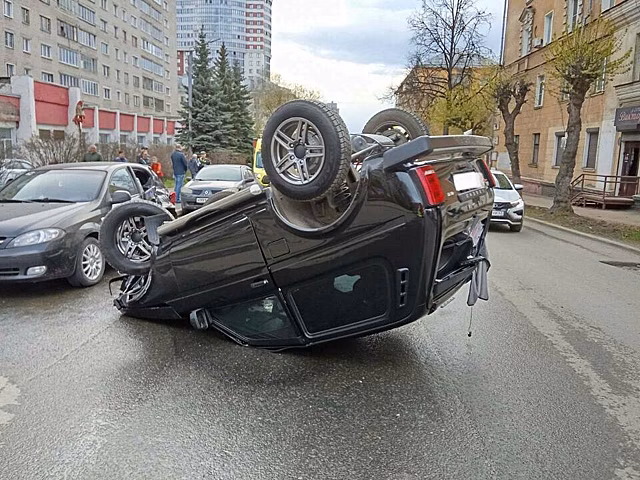 В Томской области в ДТП с четырьмя автомобилями пострадали пять человек