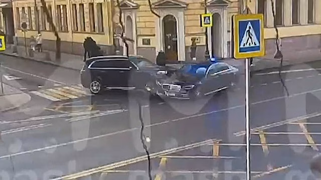 Mash выяснил, кто устроил ДТП с правительственным автомобилем в центре Москвы