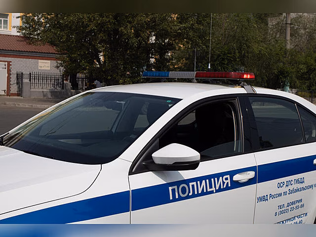 В Чите угонщик дважды попал в ДТП на машине службы доставки