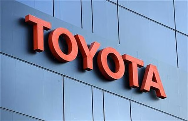 Toyota отзывает в России 6,4 тысяч машин из-за проблем с подушками безопасности