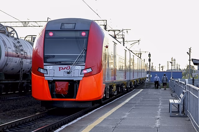Электричка сбила двух девочек в Казани: подробности ЧП