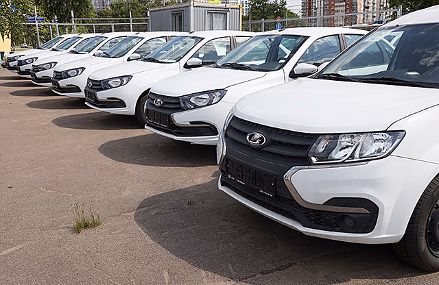Автодилеры жалуются на поставку недоукомплектованных Lada Vesta New Generation