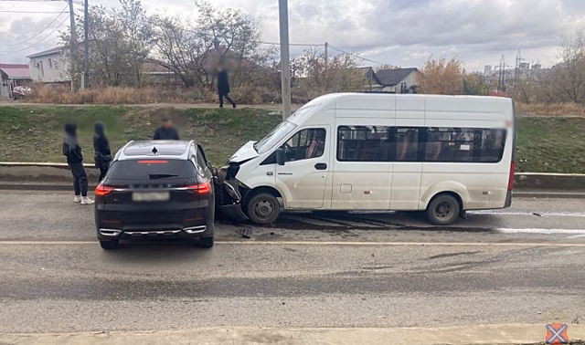 В Волгограде водитель «Хавейла» выехала на встречку и врезалась в «Газель»
