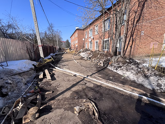 «Вонь и потоп!»: В Тюмени залило многоэтажку, а Поварово задыхается от нечистот