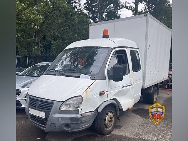Студент угнал "Газель" с парковки в Коньково и попал в ДТП
