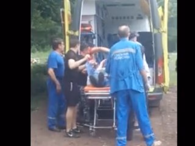 Житель Уфы проткнул приятеля шампуром во время отдыха в парке