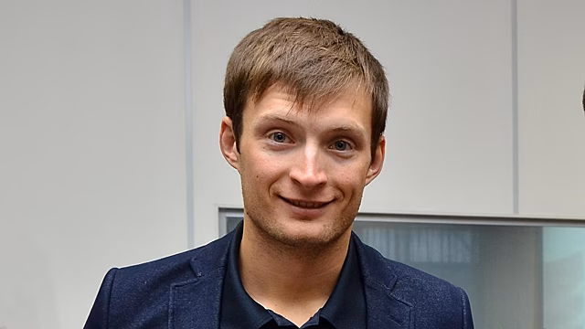 Биатлонист Максим Цветков призвал пешеходов Вологды носить светоотражатели