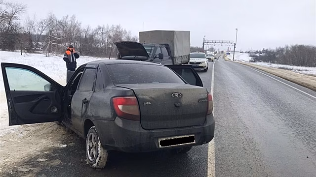 Юный водитель «Гранты» пострадал в ДТП с «Патриотом» под Саратовом