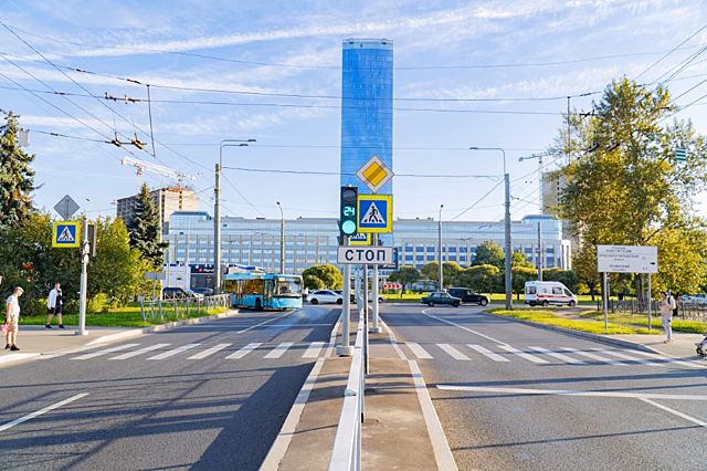 Участок Новоизмайловского проспекта отремонтировали по нацпроекту