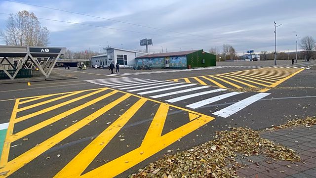 В Красноярске в Татышев-парке появилась яркая дорожная разметка