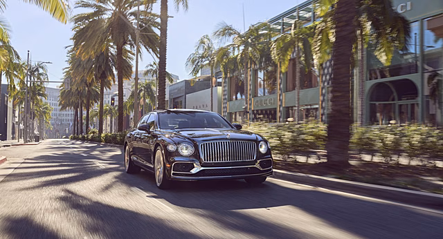 В БЕВЕРЛИ-ХИЛЛЗ любят тишину. Гибридный Bentley FLYING SPUR прошел испытания в элитных районах Калифорнии