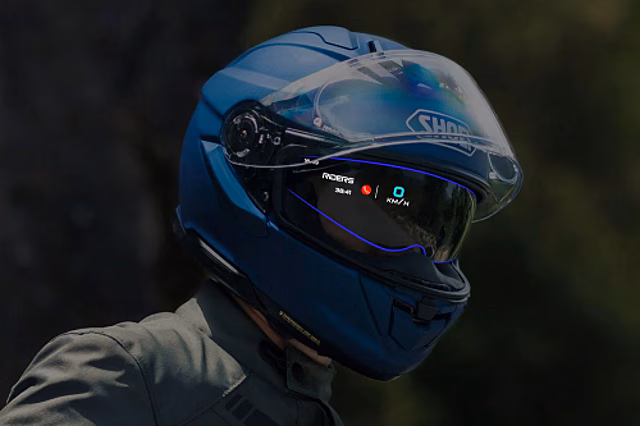 Shoei представила мотошлем с полноценной дополненной реальностью