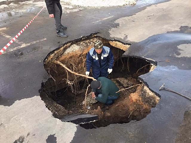 В Чехове рассказали о причинах крупного провала на дороге