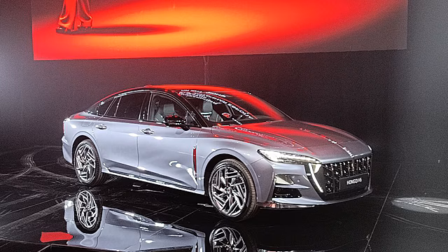 В России презентовали Hongqi H6: сколько стоит и какие характеристики у лифтбека
