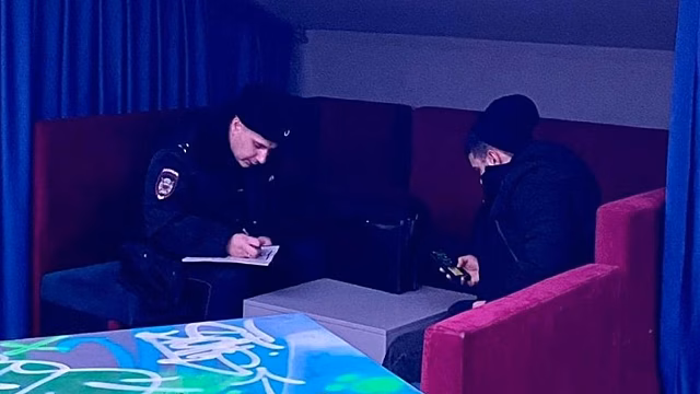 Девять подростков попались в клубе Вологды после наступления комендантского часа