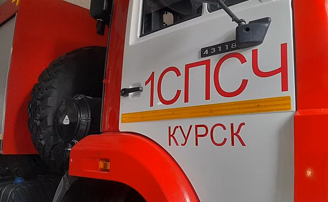 В Курске ночью горел автомобиль «ВАЗ 2106»