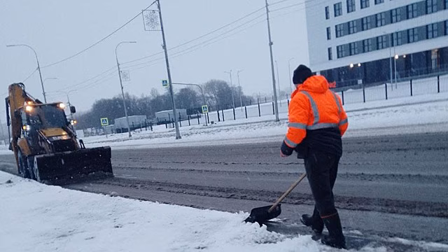 Более 45 тонн реагентов использованы для уборки снега и льда в Вологде
