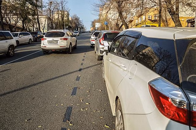 Платные парковки во Владивостоке требуют оплачивать, но приложение не починили