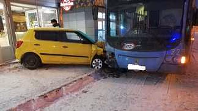 Автоледи в Вологде протаранила автобус с пассажирами