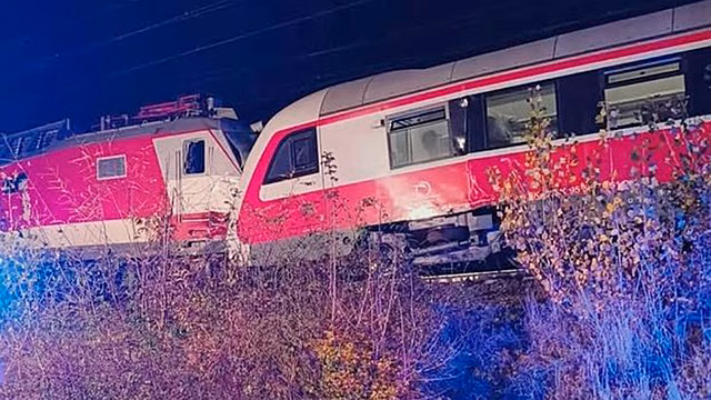 Более 30 человек пострадали при столкновении поездов в Словакии