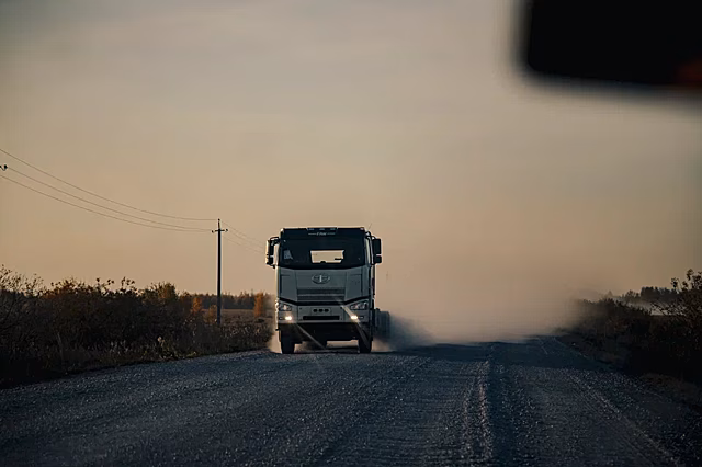 В Новосибирске вводят полный запрет на въезд грузового транспорта днем