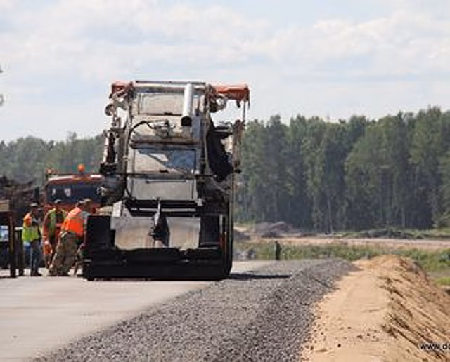 В Ленобласти запустят в эксплуатацию белорусский комплекс для дорожного ремонта